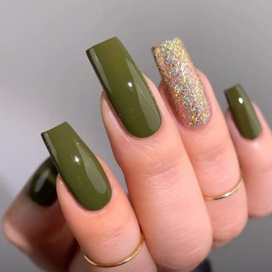 Deep Green Glitter Press - On Nails - Emqueen