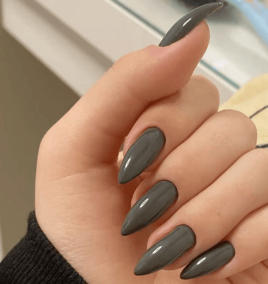 Grey Glossy Classic Press - On Nails - Emqueen