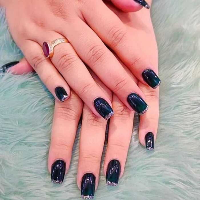 Black Silver Glitter Stylish Press-On Nails