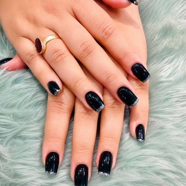 Black Silver Glitter Stylish Press-On Nails